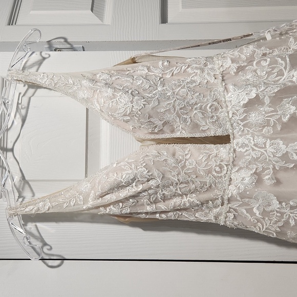 Maggie Sottero Leticia Lynette size 6 Wedding Dress Princess Style - Picture 5 of 12